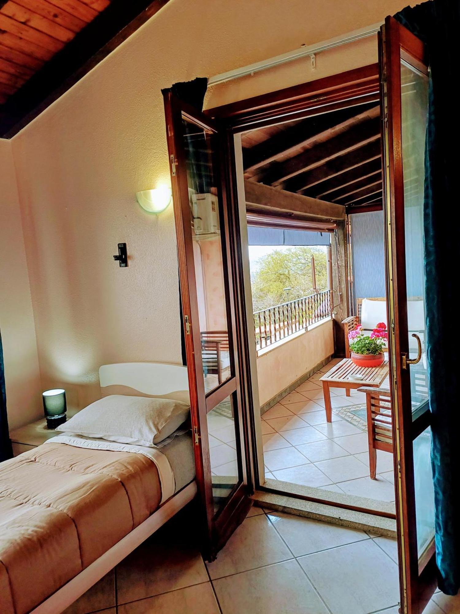 Monti E Mare Bed & Breakfast Lanusei Ngoại thất bức ảnh