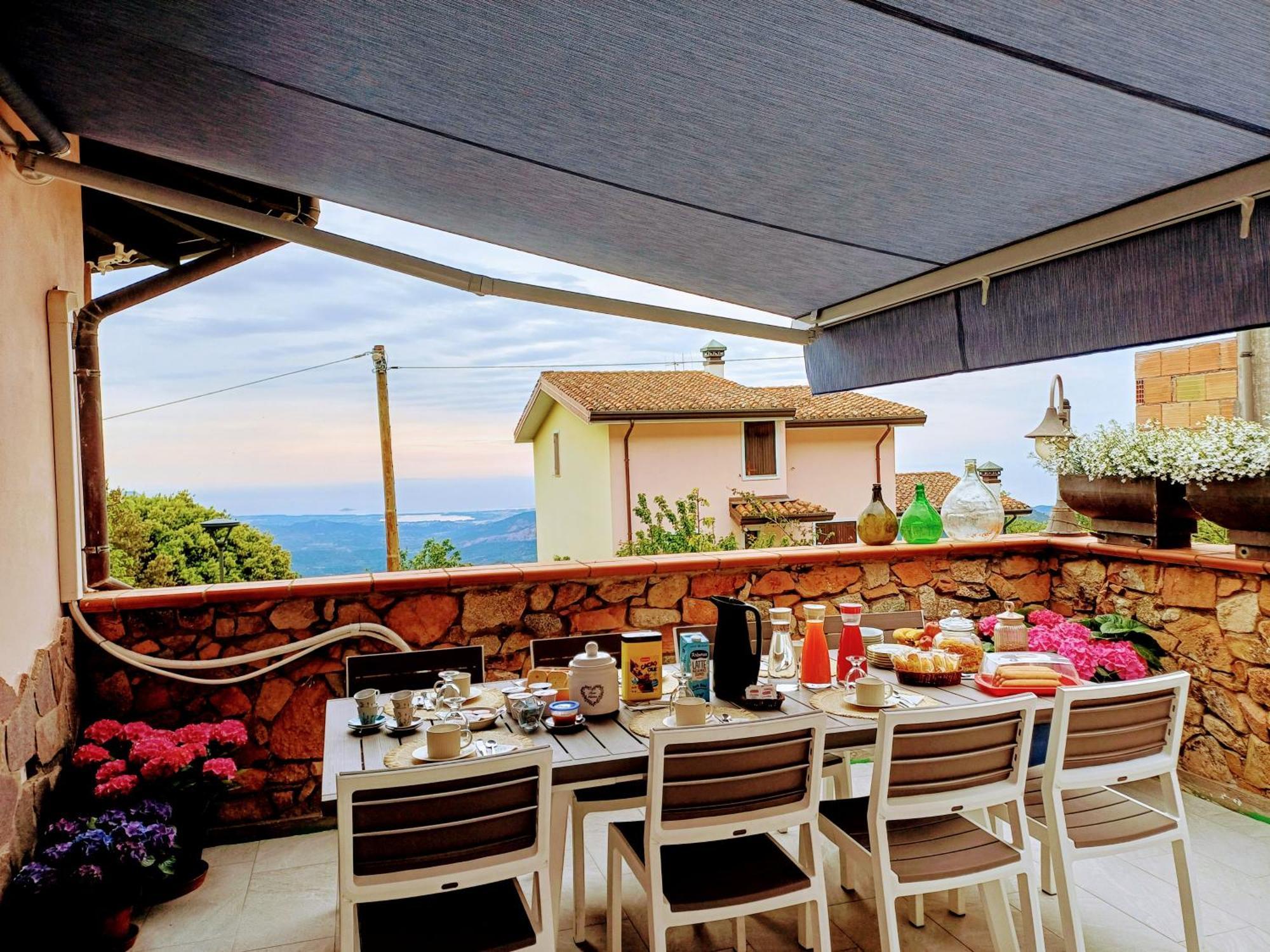 Monti E Mare Bed & Breakfast Lanusei Ngoại thất bức ảnh